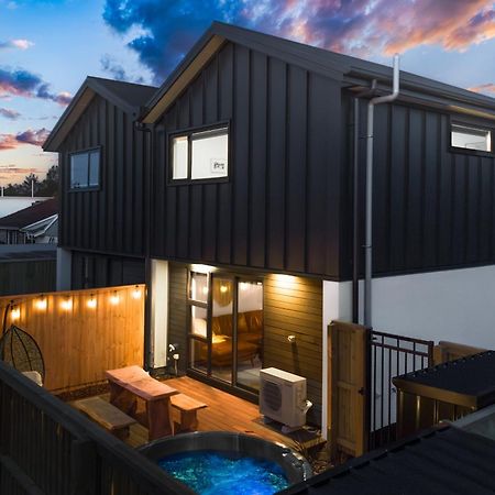 Cozy Retreat With Hot Tub Apartman Christchurch Kültér fotó