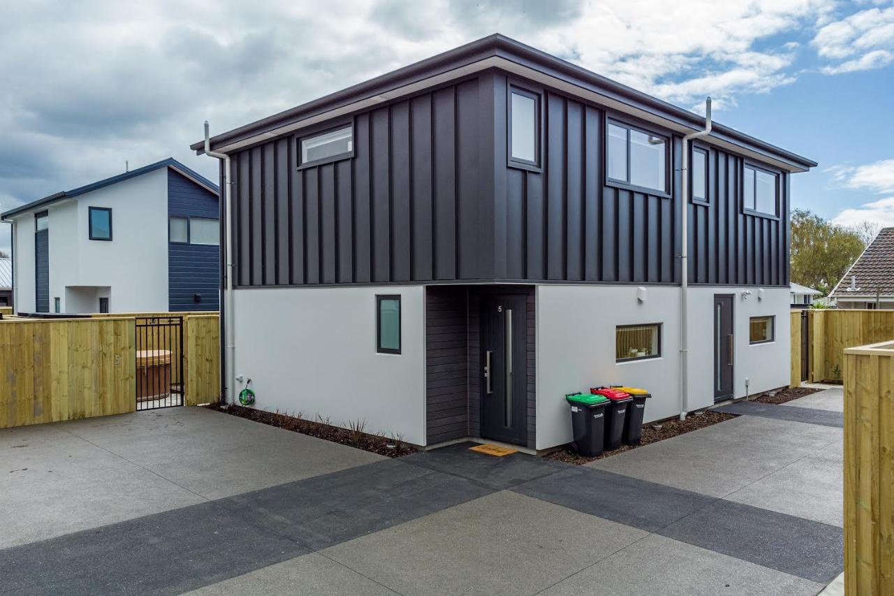Cozy Retreat With Hot Tub Apartman Christchurch Kültér fotó